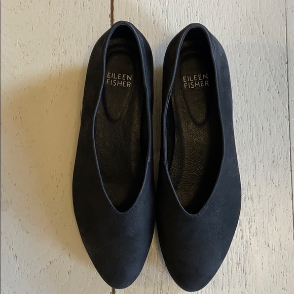 Eileen Fisher Canoe Heeled Black Suede Flats - Picture 6 of 7